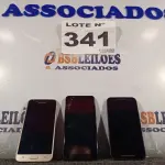 LOTE 341 - 03 – APARELHOS CELULARES DIVERSOS (NO ESTADO, NÃO SABEMOS SE FUNCIONA. LEILÃO NÃO TEM GARANTIA E NEM DEVOLUÇÃO, SUJEITO A POSSÍVEIS AVARIAS VISÍVEIS/OCULTAS E/OU AUSÊNCIA DE COMPONENTES)