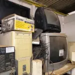 LOTE 004 - 01 LOTE COM TELEVISORES DE TUBO, CPU’S, ESTABILIZADORES E IMPRESSORA (NO ESTADO)