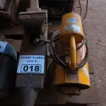 LOTE 018 - 01 BIGORNA ,01 TORNO E 01 MOTOR ELÉTRICO (NO ESTADO)