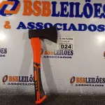 LOTE 024 - 01 MACHADINHA CAÇA E PESCA COM CABO EMBORRACHADO. (NO ESTADO) ATENÇÃO! FAZER A VISITAÇÃO ANTES DE ARREMATAR, NÃO SABEMOS SE FUNCIONA. LEILÃO NÃO TEM GARANTIA E NEM DEVOLUÇÃO, SUJEITO A POSSÍVEIS AVARIAS VISÍVEIS/OCULTAS E/OU AUSÊNCIA DE COMPONENTES.