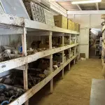 LOTE 394 - 05 ESTANTES EM MADEIRA PARA GALPÃO (NO ESTADO) (SÓ PODERÁ RETIRAR 30 DIAS APÓS O TÉRMINO DO LEILÃO)