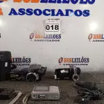 LOTE 018 - 02 FILMADORAS, 02 CÂMERAS FOTOGRÁFICAS E 01 GPS MARCAS E MODELOS DIVERSOS. (NO ESTADO) ATENÇÃO! FAZER A VISITAÇÃO ANTES DE ARREMATAR, NÃO SABEMOS SE FUNCIONA. LEILÃO NÃO TEM GARANTIA E NEM DEVOLUÇÃO, SUJEITO A POSSÍVEIS AVARIAS VISÍVEIS/OCULTAS E/OU AUSÊNCIA DE COMPONENTES.