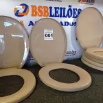 LOTE 001 - 06 ASSENTOS PARA VASO SANITÁRIO MARCAS E MODELOS DIVERSOS. (NO ESTADO) ATENÇÃO! FAZER A VISITAÇÃO ANTES DE ARREMATAR, NÃO SABEMOS SE FUNCIONA. LEILÃO NÃO TEM GARANTIA E NEM DEVOLUÇÃO, SUJEITO A POSSÍVEIS AVARIAS VISÍVEIS/OCULTAS E/OU AUSÊNCIA DE COMPONENTES.