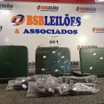 LOTE 001 - 03 NETBOOK’S MARCAS POSITIVO COM FONTE. (NO ESTADO) ATENÇÃO! FAZER A VISITAÇÃO ANTES DE ARREMATAR, NÃO SABEMOS SE FUNCIONA. LEILÃO NÃO TEM GARANTIA E NEM DEVOLUÇÃO, SUJEITO A POSSÍVEIS AVARIAS VISÍVEIS/OCULTAS E/OU AUSÊNCIA DE COMPONENTES.