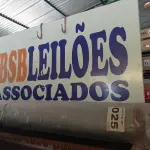 LOTE 025 - 01 - TAPETE 3,00X2,50 METROS (NO ESTADO, NÃO SABEMOS SE FUNCIONA. LEILÃO NÃO TEM GARANTIA E NEM DEVOLUÇÃO, SUJEITO A POSSÍVEIS AVARIAS VISÍVEIS/OCULTAS E/OU AUSÊNCIA DE COMPONENTES)