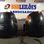 LOTE 006 - 02 FRITADEIRAS AIR FRY MARCAS E MODELOS DIVERSOS. (NO ESTADO) ATENÇÃO! FAZER A VISITAÇÃO ANTES DE ARREMATAR, NÃO SABEMOS SE FUNCIONA. LEILÃO NÃO TEM GARANTIA E NEM DEVOLUÇÃO, SUJEITO A POSSÍVEIS AVARIAS VISÍVEIS/OCULTAS E/OU AUSÊNCIA DE COMPONENTES.