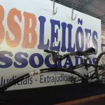 LOTE 029 - 01 - REBOQUE BICICLETA CANADIAN X TRAIL QUADRO DE ALUMÍNIO (NO ESTADO, NÃO SABEMOS SE FUNCIONA. LEILÃO NÃO TEM GARANTIA E NEM DEVOLUÇÃO, SUJEITO A POSSÍVEIS AVARIAS VISÍVEIS/OCULTAS E/OU AUSÊNCIA DE COMPONENTES)