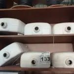 LOTE 133 - 06 CAIXAS DE DESCARGA MARCAS E MODELOS DIVERSOS. (NO ESTADO) ATENÇÃO! FAZER A VISITAÇÃO ANTES DE ARREMATAR, NÃO SABEMOS SE FUNCIONA. LEILÃO NÃO TEM GARANTIA E NEM DEVOLUÇÃO, SUJEITO A POSSÍVEIS AVARIAS VISÍVEIS/OCULTAS E/OU AUSÊNCIA DE COMPONENTES.