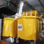 LOTE 087 - 02 CARRINHOS DE LIMPEZA. (NO ESTADO) ATENÇÃO! FAZER A VISITAÇÃO ANTES DE ARREMATAR, NÃO SABEMOS SE FUNCIONA. LEILÃO NÃO TEM GARANTIA E NEM DEVOLUÇÃO, SUJEITO A POSSÍVEIS AVARIAS VISÍVEIS/OCULTAS E/OU AUSÊNCIA DE COMPONENTES.