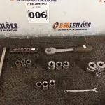 LOTE 006 - 01 CHAVE CATRACA COM VÁRIOS CACHIMBOS. (NO ESTADO) ATENÇÃO! FAZER A VISITAÇÃO ANTES DE ARREMATAR, NÃO SABEMOS SE FUNCIONA. LEILÃO NÃO TEM GARANTIA E NEM DEVOLUÇÃO, SUJEITO A POSSÍVEIS AVARIAS VISÍVEIS/OCULTAS E/OU AUSÊNCIA DE COMPONENTES.
