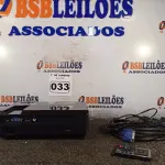 LOTE 033 - 01 PROJETOR MULTIMIDIA MARCA ACER. (NO ESTADO) ATENÇÃO! FAZER A VISITAÇÃO ANTES DE ARREMATAR, NÃO SABEMOS SE FUNCIONA. LEILÃO NÃO TEM GARANTIA E NEM DEVOLUÇÃO, SUJEITO A POSSÍVEIS AVARIAS VISÍVEIS/OCULTAS E/OU AUSÊNCIA DE COMPONENTES.