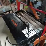 LOTE 105 - 02 LUMINÁRIAS PARA ESTÚDIO. (NO ESTADO) ATENÇÃO! FAZER A VISITAÇÃO ANTES DE ARREMATAR, NÃO SABEMOS SE FUNCIONA. LEILÃO NÃO TEM GARANTIA E NEM DEVOLUÇÃO, SUJEITO A POSSÍVEIS AVARIAS VISÍVEIS/OCULTAS E/OU AUSÊNCIA DE COMPONENTES.