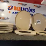 LOTE 141 - 06 ASSENTOS PARA VASO SANITÁRIO. (NO ESTADO) ATENÇÃO! FAZER A VISITAÇÃO ANTES DE ARREMATAR, NÃO SABEMOS SE FUNCIONA. LEILÃO NÃO TEM GARANTIA E NEM DEVOLUÇÃO, SUJEITO A POSSÍVEIS AVARIAS VISÍVEIS/OCULTAS E/OU AUSÊNCIA DE COMPONENTES.