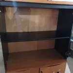 LOTE 167 - 01 ARMÁRIO EM MADEIRA COM 02 PORTAS DE VIDRO. (NO ESTADO) ATENÇÃO! FAZER A VISITAÇÃO ANTES DE ARREMATAR, NÃO SABEMOS SE FUNCIONA. LEILÃO NÃO TEM GARANTIA E NEM DEVOLUÇÃO, SUJEITO A POSSÍVEIS AVARIAS VISÍVEIS/OCULTAS E/OU AUSÊNCIA DE COMPONENTES.