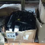 LOTE 114 - 01 LOTE COM VÁRIAS FONTES E CABOS DIVERSOS. (NO ESTADO) ATENÇÃO! FAZER A VISITAÇÃO ANTES DE ARREMATAR, NÃO SABEMOS SE FUNCIONA. LEILÃO NÃO TEM GARANTIA E NEM DEVOLUÇÃO, SUJEITO A POSSÍVEIS AVARIAS VISÍVEIS/OCULTAS E/OU AUSÊNCIA DE COMPONENTES.