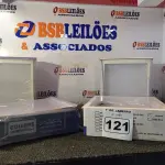 LOTE 121 - 04 LUMINÁRIAS DE EMBUTIR. (NO ESTADO) ATENÇÃO! FAZER A VISITAÇÃO ANTES DE ARREMATAR, NÃO SABEMOS SE FUNCIONA. LEILÃO NÃO TEM GARANTIA E NEM DEVOLUÇÃO, SUJEITO A POSSÍVEIS AVARIAS VISÍVEIS/OCULTAS E/OU AUSÊNCIA DE COMPONENTES.