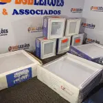 LOTE 136 - 01 LOTE COM VÁRIAS LUMINÁRIAS DE EMBUTIR. (NO ESTADO) ATENÇÃO! FAZER A VISITAÇÃO ANTES DE ARREMATAR, NÃO SABEMOS SE FUNCIONA. LEILÃO NÃO TEM GARANTIA E NEM DEVOLUÇÃO, SUJEITO A POSSÍVEIS AVARIAS VISÍVEIS/OCULTAS E/OU AUSÊNCIA DE COMPONENTES.