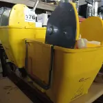 LOTE 176 - 02 CARRINHOS DE LIMPEZA. (NO ESTADO) ATENÇÃO! FAZER A VISITAÇÃO ANTES DE ARREMATAR, NÃO SABEMOS SE FUNCIONA. LEILÃO NÃO TEM GARANTIA E NEM DEVOLUÇÃO, SUJEITO A POSSÍVEIS AVARIAS VISÍVEIS/OCULTAS E/OU AUSÊNCIA DE COMPONENTES.