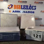 LOTE 121 - 04 LUMINÁRIAS DE EMBUTIR. (NO ESTADO) ATENÇÃO! FAZER A VISITAÇÃO ANTES DE ARREMATAR, NÃO SABEMOS SE FUNCIONA. LEILÃO NÃO TEM GARANTIA E NEM DEVOLUÇÃO, SUJEITO A POSSÍVEIS AVARIAS VISÍVEIS/OCULTAS E/OU AUSÊNCIA DE COMPONENTES.