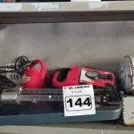 LOTE 144 - 01 BALANÇA ANALÓGICA, 02 MINI COMPRESSOR DE AR E 01 MOEDOR DE CARNE INCOMPLETOS. (NO ESTADO) ATENÇÃO! FAZER A VISITAÇÃO ANTES DE ARREMATAR, NÃO SABEMOS SE FUNCIONA. LEILÃO NÃO TEM GARANTIA E NEM DEVOLUÇÃO, SUJEITO A POSSÍVEIS AVARIAS VISÍVEIS/OCULTAS E/OU AUSÊNCIA DE COMPONENTES.