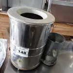 LOTE 148 - 01 DESCASCADOR DE BATATAS METVISA EM AÇO INOX(FUNCIONANDO) E 01 ESPREMEDOR DE LARANJA FALTANDO A CASTANHA. (NO ESTADO. LEILÃO NÃO TEM GARANTIA E NEM DEVOLUÇÃO).
