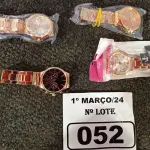 LOTE 052 - 04 RELÓGIOS MARCAS E MODELOS DIVERSOS. (NO ESTADO) ATENÇÃO! FAZER A VISITAÇÃO ANTES DE ARREMATAR, NÃO SABEMOS SE FUNCIONA. LEILÃO NÃO TEM GARANTIA E NEM DEVOLUÇÃO, SUJEITO A POSSÍVEIS AVARIAS VISÍVEIS/OCULTAS E/OU AUSÊNCIA DE COMPONENTES.