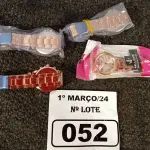 LOTE 052 - 04 RELÓGIOS MARCAS E MODELOS DIVERSOS. (NO ESTADO) ATENÇÃO! FAZER A VISITAÇÃO ANTES DE ARREMATAR, NÃO SABEMOS SE FUNCIONA. LEILÃO NÃO TEM GARANTIA E NEM DEVOLUÇÃO, SUJEITO A POSSÍVEIS AVARIAS VISÍVEIS/OCULTAS E/OU AUSÊNCIA DE COMPONENTES.