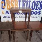 LOTE 002 - 04 MESAS DE MADEIRA MEDINDO 80CMX80CM. (NO ESTADO, NÃO SABEMOS SE FUNCIONA. LEILÃO NÃO TEM GARANTIA E NEM DEVOLUÇÃO).