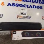 LOTE 027 - 01 CAIXA DE SOM BLUETOOTH. (NO ESTADO) ATENÇÃO! FAZER A VISITAÇÃO ANTES DE ARREMATAR, NÃO SABEMOS SE FUNCIONA. LEILÃO NÃO TEM GARANTIA E NEM DEVOLUÇÃO, SUJEITO A POSSÍVEIS AVARIAS VISÍVEIS/OCULTAS E/OU AUSÊNCIA DE COMPONENTES.