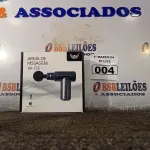 LOTE 004 - 01 MASSAGEADOR. (NO ESTADO) ATENÇÃO! FAZER A VISITAÇÃO ANTES DE ARREMATAR, NÃO SABEMOS SE FUNCIONA. LEILÃO NÃO TEM GARANTIA E NEM DEVOLUÇÃO, SUJEITO A POSSÍVEIS AVARIAS VISÍVEIS/OCULTAS E/OU AUSÊNCIA DE COMPONENTES.