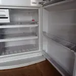 LOTE 014 - 01 REFRIGERADOR BRASTEMP 220V MODELO: BRE57BBNA00. (REFRIGERATOR) (NO ESTADO) AV9875A