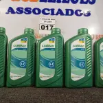 LOTE 017 - 08 LITROS DE ÓLEO DE TRANSMISSÃO LUBRAX GL-5 90. (NO ESTADO) ATENÇÃO! FAZER A VISITAÇÃO ANTES DE ARREMATAR, NÃO SABEMOS SE FUNCIONA. LEILÃO NÃO TEM GARANTIA E NEM DEVOLUÇÃO, SUJEITO A POSSÍVEIS AVARIAS VISÍVEIS/OCULTAS E/OU AUSÊNCIA DE COMPONENTES.