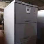 LOTE 005 - 01 ARQUIVO DE AÇO COM 04 GAVETAS. (NO ESTADO) ATENÇÃO! FAZER A VISITAÇÃO ANTES DE ARREMATAR, NÃO SABEMOS SE FUNCIONA. LEILÃO NÃO TEM GARANTIA E NEM DEVOLUÇÃO, SUJEITO A POSSÍVEIS AVARIAS VISÍVEIS/OCULTAS E/OU AUSÊNCIA DE COMPONENTES.