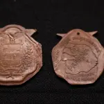 LOTE 005 - LOTE 5 – MEDALHAS CIVICAS E MILITARES 	MEDALHA	OBSERVAÇÕES 1.		União Cívica Paranaense – 1916. Gravadores: Jose Peon e Fernandez	Prova de Cunho, Bronze –  Envelope da Coleção Júlio Estrella Moreira 2.		União Cívica Paranaense – 1916. Gravadores: Jose Peon e Fernandez	Acobreada 3.		Revolução de 05 de outubro de 1930. Gravador: José Peon.	Prateada 4.		Corrida do Facho Militar – 15 Batalhão de Caçadores – Curitiba Pr.	Acobreada - envelope da Coleção Júlio Estrella Moreira 5.		Corrida do Facho Militar – 15 Batalhão de Caçadores – Curitiba Pr.	Bronze - envelope da Coleção Júlio Estrella Moreira 6.		Corrida do Facho Militar – 5 ª Região Militar. 1943. Gravador: Frederico Tod.	Acobreada 7.		Corrida do Facho Militar – 5 ª Região Militar. 1943. Gravador: Frederico Tod.	Acobreada 8.		Corrida do Facho Militar – 5 ª Região Militar. 1948. Gravador: José Peon	Acobreada 9.		Corrida do Facho Militar – 5 ª Região Militar. 1948. Gravador: José Peon	Acobreada 10.		Revolução de 1932. Gravador Montini	Acobreada 11.		Revolução de 1932. Gravador Montini	Acobreada