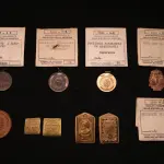 LOTE 006 - LOTE 6 – MEDALHAS CULTURA E LAZER 	MEDALHA	OBSERVAÇÕES 1.		Monumento a Tiradentes. 1927 Gravador: Jose Peon	Acobreada - envelope da Coleção Júlio Estrella Moreira 2.		1ª Exposição da Sociedade Paranaense de Arqueologia.1931.  Gravador: Jose Peon	Acobreada - envelope da Coleção Júlio Estrella Moreira 3.		1ª Exposição da Sociedade Paranaense de Arqueologia.1931.  Gravador: Jose Peon	Dourada - envelope da Coleção Júlio Estrella Moreira 4.		6° Concurso de Fotografia – Foto Clube do Paraná. 1943 – Gravador: Mueller	Acobreada - envelope da Coleção Júlio Estrella Moreira 5.		Exposição Filatélica Sulbrasileira – Sulbrape. 1949 Gravador: Jose Peon	Prova de Cunho, dourada. 6.		Exposição Filatélica Sulbrasileira – Sulbrape. 1949 Gravador: Jose Peon	Dourada - envelope da Coleção Júlio Estrella Moreira 7.		Sociedade Rio Branco 70 anos. 1954	Prova de Cunho - Dourada 8.		Sociedade Rio Branco 70 anos. 1954	Prova de Cunho - Dourada 9.		1° Festival de Música de Compositores Paranaenses - Aquibadan Sociedade Cultural.1963 Gravadores: José Peon e José Tortatto.