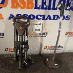 LOTE 006 - 01 PEDESTAL PARTITURA E 01 BASE PARA MICROFONE DE MESA. (NO ESTADO) ATENÇÃO! FAZER A VISITAÇÃO ANTES DE ARREMATAR, NÃO SABEMOS SE FUNCIONA. LEILÃO NÃO TEM GARANTIA E NEM DEVOLUÇÃO, SUJEITO A POSSÍVEIS AVARIAS VISÍVEIS/OCULTAS E/OU AUSÊNCIA DE COMPONENTES.