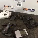 LOTE 009 - 01 ACELERADOR DE VÍDEO GAME, 02 CONTROLES DE DRONE, 01 PEDAL E 01 TERMÔMETRO COM O DISPLAY DANIFICADO.  (NO ESTADO) ATENÇÃO! FAZER A VISITAÇÃO ANTES DE ARREMATAR, NÃO SABEMOS SE FUNCIONA. LEILÃO NÃO TEM GARANTIA E NEM DEVOLUÇÃO, SUJEITO A POSSÍVEIS AVARIAS VISÍVEIS/OCULTAS E/OU AUSÊNCIA DE COMPONENTES.