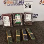 LOTE 015 - 01 LOTE COM 03 HDS, SENDO 02 DE 500GB E 01 1TB E 16 PENTS DE MEMÓRIA DDR3 PARA SERVIDOR COM 8GB CADA. (NO ESTADO) ATENÇÃO! FAZER A VISITAÇÃO ANTES DE ARREMATAR, NÃO SABEMOS SE FUNCIONA. LEILÃO NÃO TEM GARANTIA E NEM DEVOLUÇÃO, SUJEITO A POSSÍVEIS AVARIAS VISÍVEIS/OCULTAS E/OU AUSÊNCIA DE COMPONENTES.