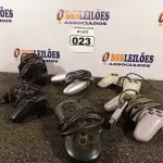 LOTE 023 - 07 CONTROLES DE VÍDEO GAME. (NO ESTADO) ATENÇÃO! FAZER A VISITAÇÃO ANTES DE ARREMATAR, NÃO SABEMOS SE FUNCIONA. LEILÃO NÃO TEM GARANTIA E NEM DEVOLUÇÃO, SUJEITO A POSSÍVEIS AVARIAS VISÍVEIS/OCULTAS E/OU AUSÊNCIA DE COMPONENTES.