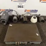 LOTE 003 - 01 SISTEMA DE CÂMERA DVR TECVOZ COM 05 CÂMERAS. (NO ESTADO) ATENÇÃO! FAZER A VISITAÇÃO ANTES DE ARREMATAR, NÃO SABEMOS SE FUNCIONA. LEILÃO NÃO TEM GARANTIA E NEM DEVOLUÇÃO, SUJEITO A POSSÍVEIS AVARIAS VISÍVEIS/OCULTAS E/OU AUSÊNCIA DE COMPONENTES.
