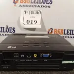 LOTE 019 - 01 PROJETOR LCD MULTIMIDIA, MODELO: DS325B MARCA LG 220V. (NO ESTADO) ATENÇÃO! FAZER A VISITAÇÃO ANTES DE ARREMATAR, NÃO SABEMOS SE FUNCIONA. LEILÃO NÃO TEM GARANTIA E NEM DEVOLUÇÃO, SUJEITO A POSSÍVEIS AVARIAS VISÍVEIS/OCULTAS E/OU AUSÊNCIA DE COMPONENTES.
