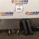 LOTE 006 - 01 RECEIVER COM FONTE E 02 MICROFONES. (NO ESTADO) ATENÇÃO! FAZER A VISITAÇÃO ANTES DE ARREMATAR, NÃO SABEMOS SE FUNCIONA. LEILÃO NÃO TEM GARANTIA E NEM DEVOLUÇÃO, SUJEITO A POSSÍVEIS AVARIAS VISÍVEIS/OCULTAS E/OU AUSÊNCIA DE COMPONENTES.