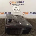 LOTE 023 - 01 PROJETOR EPSON. (NO ESTADO) ATENÇÃO! FAZER A VISITAÇÃO ANTES DE ARREMATAR, NÃO SABEMOS SE FUNCIONA. LEILÃO NÃO TEM GARANTIA E NEM DEVOLUÇÃO, SUJEITO A POSSÍVEIS AVARIAS VISÍVEIS/OCULTAS E/OU AUSÊNCIA DE COMPONENTES.