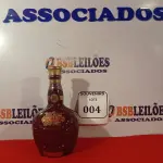 LOTE 004 - 01 WHISKY ROYAL SALUT 21 ANOS 700ML. (NO ESTADO EM QUE SE ENCONTRA) ATENÇÃO! FAZER A VISITAÇÃO ANTES DE ARREMATAR, NÃO SABEMOS SE FUNCIONA. LEILÃO NÃO TEM GARANTIA E NEM DEVOLUÇÃO, SUJEITO A POSSÍVEIS AVARIAS VISÍVEIS/OCULTAS E/OU AUSÊNCIA DE COMPONENTES.  