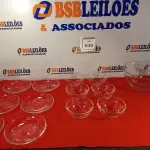 LOTE 030 - 01 TIGELA COM 06 PRATOS DE SOBREMESA E 06 BOLIS DESENHO DE FOLHAS. (NO ESTADO EM QUE SE ENCONTRA) ATENÇÃO! FAZER A VISITAÇÃO ANTES DE ARREMATAR, NÃO SABEMOS SE FUNCIONA. LEILÃO NÃO TEM GARANTIA E NEM DEVOLUÇÃO, SUJEITO A POSSÍVEIS AVARIAS VISÍVEIS/OCULTAS E/OU AUSÊNCIA DE COMPONENTES.  