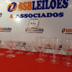 LOTE 016 - 06 TAÇAS EM CRISTAL PÉ ALTO PARA LICOR E 05 TAÇAS EM CRISTAL PÉ MÉDIO PARA LICOR. (NO ESTADO EM QUE SE ENCONTRA) ATENÇÃO! FAZER A VISITAÇÃO ANTES DE ARREMATAR, NÃO SABEMOS SE FUNCIONA. LEILÃO NÃO TEM GARANTIA E NEM DEVOLUÇÃO, SUJEITO A POSSÍVEIS AVARIAS VISÍVEIS/OCULTAS E/OU AUSÊNCIA DE COMPONENTES.  