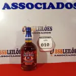 LOTE 010 - 01 GARRAFA DE WHISKY CHIVAS REGAL 18 ANOS GOLD SIGNATURE 750ML. (NO ESTADO EM QUE SE ENCONTRA) ATENÇÃO! FAZER A VISITAÇÃO ANTES DE ARREMATAR, NÃO SABEMOS SE FUNCIONA. LEILÃO NÃO TEM GARANTIA E NEM DEVOLUÇÃO, SUJEITO A POSSÍVEIS AVARIAS VISÍVEIS/OCULTAS E/OU AUSÊNCIA DE COMPONENTES.   