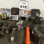 LOTE 018 - 01 LOTE COM ELETRÔNICOS DIVERSOS. (NO ESTADO) ATENÇÃO! FAZER A VISITAÇÃO ANTES DE ARREMATAR, NÃO SABEMOS SE FUNCIONA. LEILÃO NÃO TEM GARANTIA E NEM DEVOLUÇÃO, SUJEITO A POSSÍVEIS AVARIAS VISÍVEIS/OCULTAS E/OU AUSÊNCIA DE COMPONENTES.