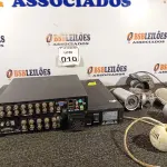 LOTE 010 - 02 DVRS E 06 CÂMERAS DE SEGURANÇA DIVERSAS. (NO ESTADO) ATENÇÃO! FAZER A VISITAÇÃO ANTES DE ARREMATAR, NÃO SABEMOS SE FUNCIONA. LEILÃO NÃO TEM GARANTIA E NEM DEVOLUÇÃO, SUJEITO A POSSÍVEIS AVARIAS VISÍVEIS/OCULTAS E/OU AUSÊNCIA DE COMPONENTES.
