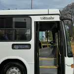 LOTE 002 - 01 ÔNIBUS MERCEDES BENZ 1722, ANO 2011/2011, 44 LUGARES, PNEUS NOVOS, MANUTENÇÕES EM DIA, 2024 QUITADO, PERFEITA CONSERVAÇÃO. (NO ESTADO)
